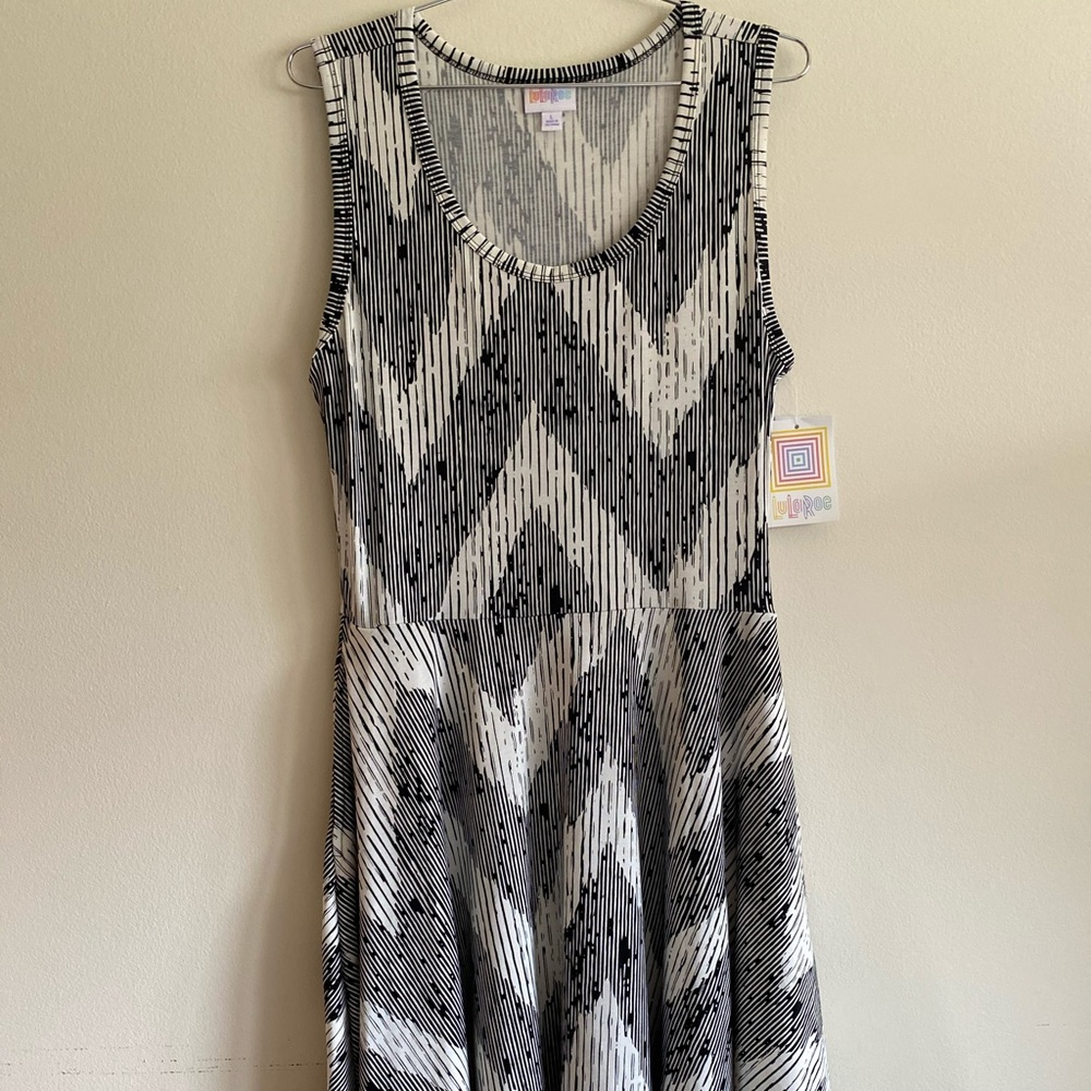 NWT LulaRoe Nicki Dress